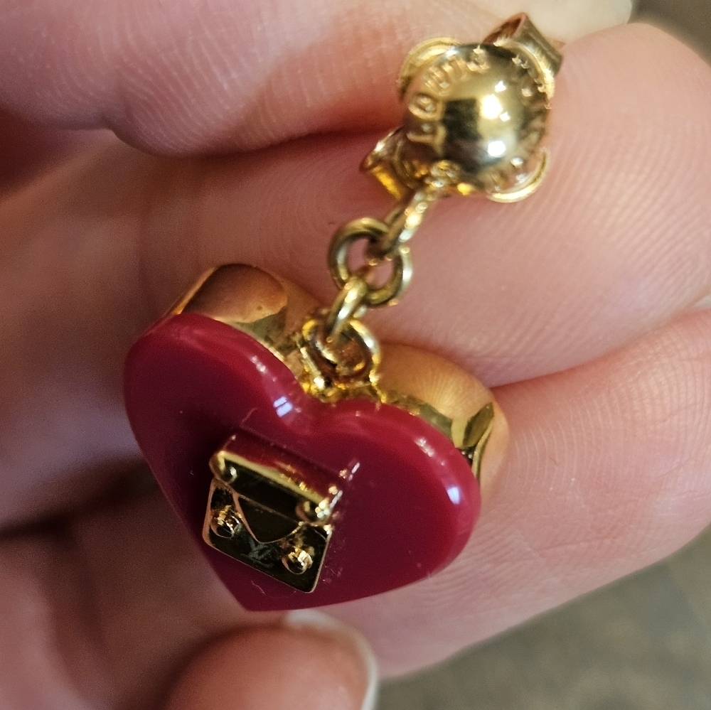 Louis Vuitton Pomme D'Amour Lock Me Heart Drop Earrings - Picture 6 of 16